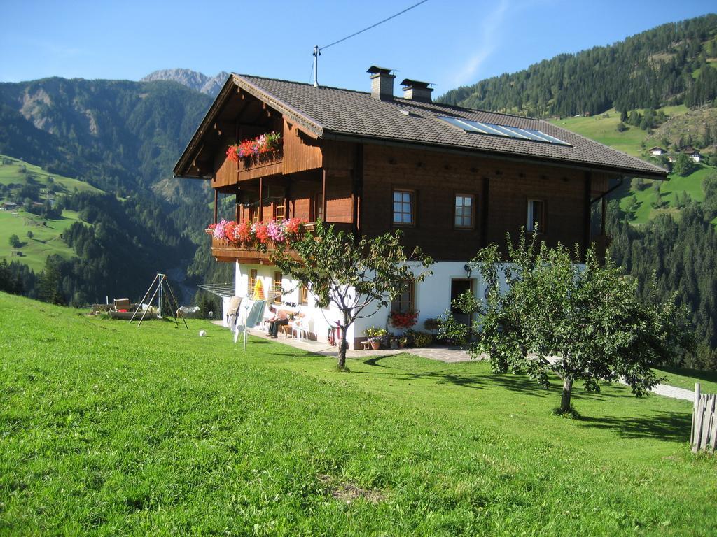Guggenbergerhof Hotel Maria Luggau Exterior photo